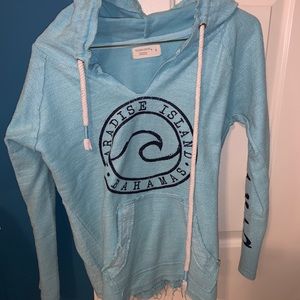 Ocean drive Bahamas pullover small
